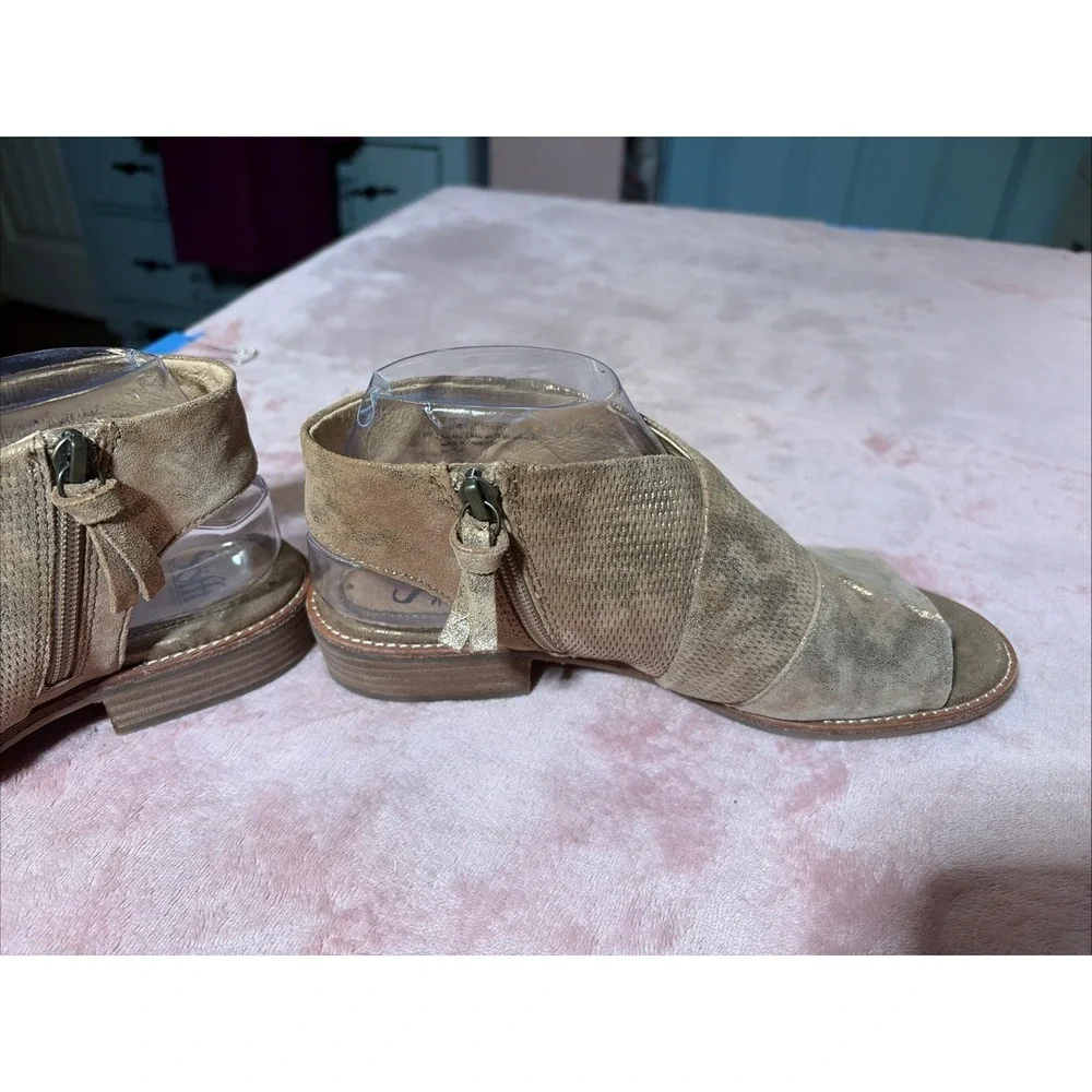 SOFFT Soft Metallic Smoke Suede Leather NATALIA Open Toe Zip Comfort Sandals 8